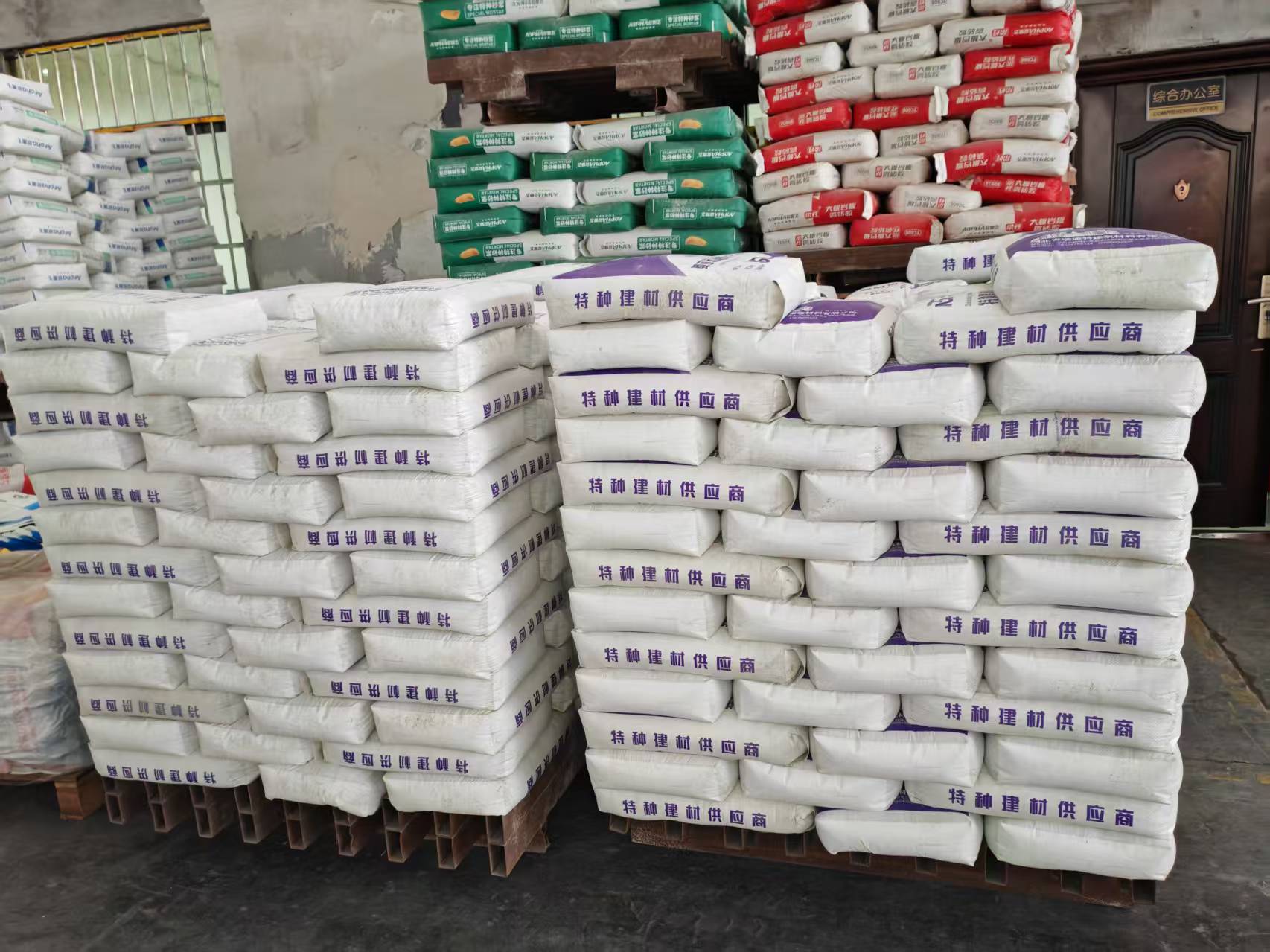 莲湖拱顶带模注浆料